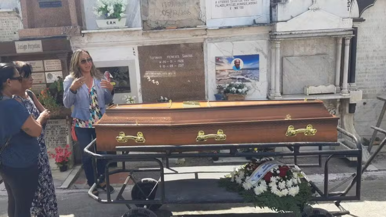 O desabamento do edifício, na Avenida João Ribeiro, teria acontecido após explosão causada por vazamento de um botijão de gás